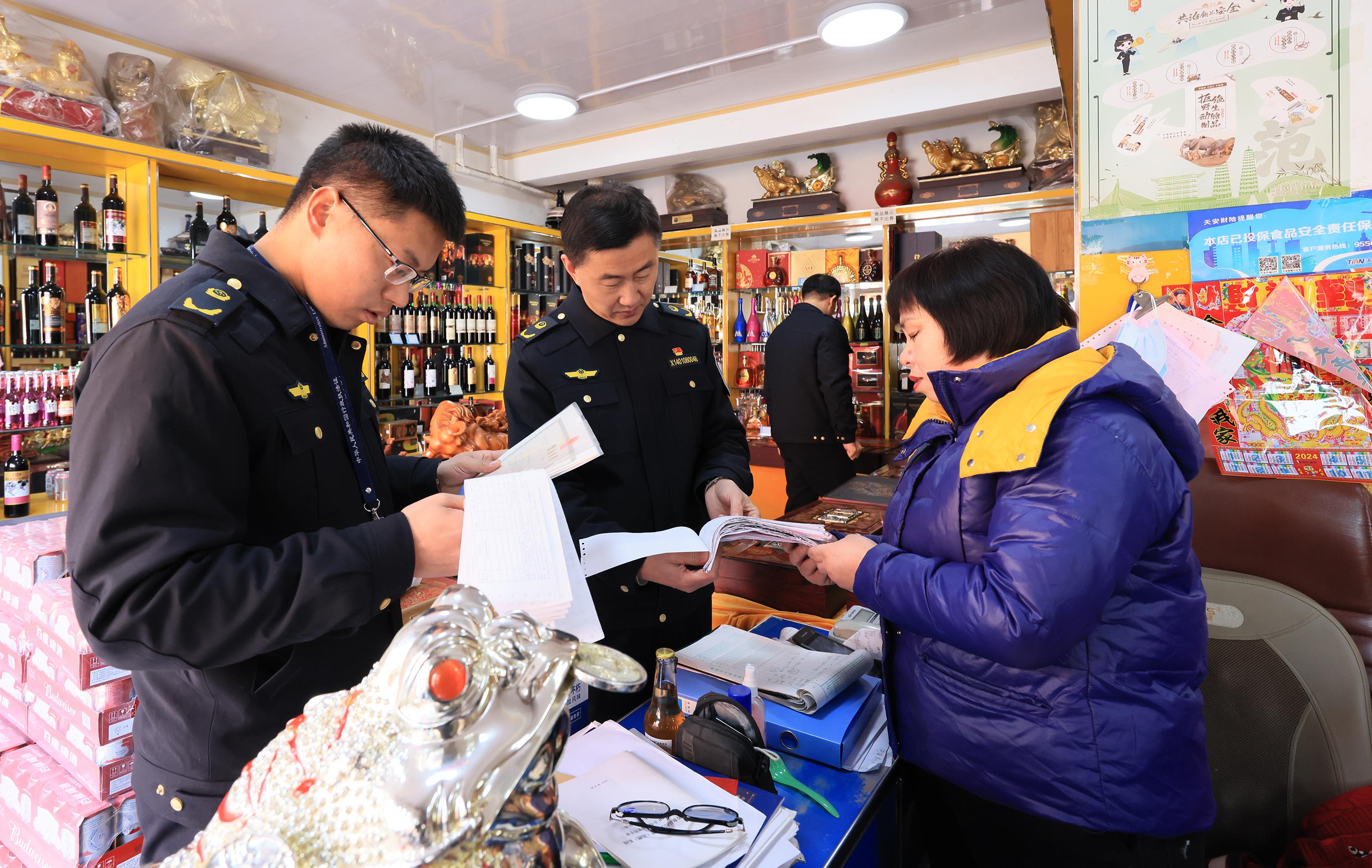 新春走基層 | 太原尖草坪區 強化市場監管服務 守護祥和春節——市場調查深入見成效